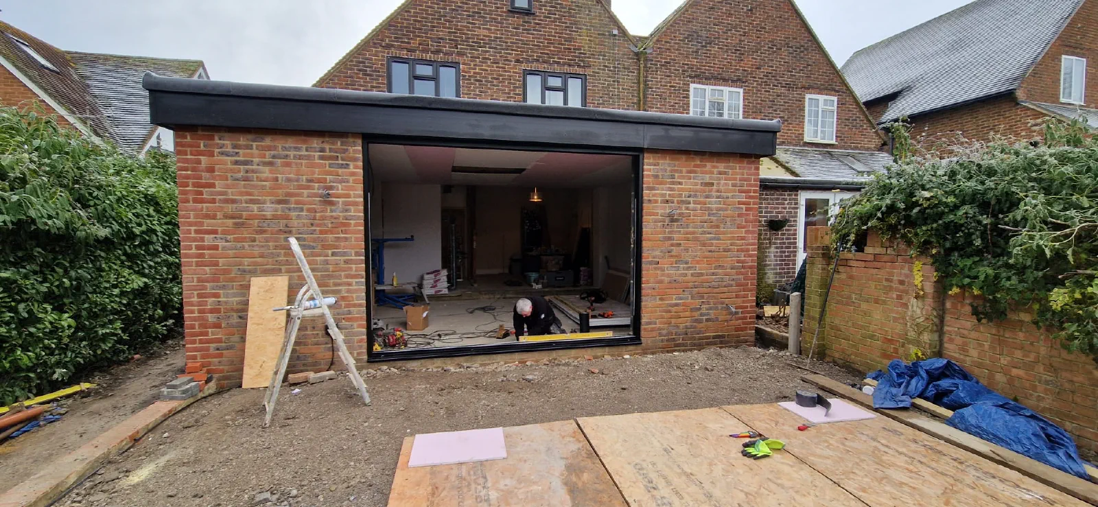 Wide sliding-door opening during installation